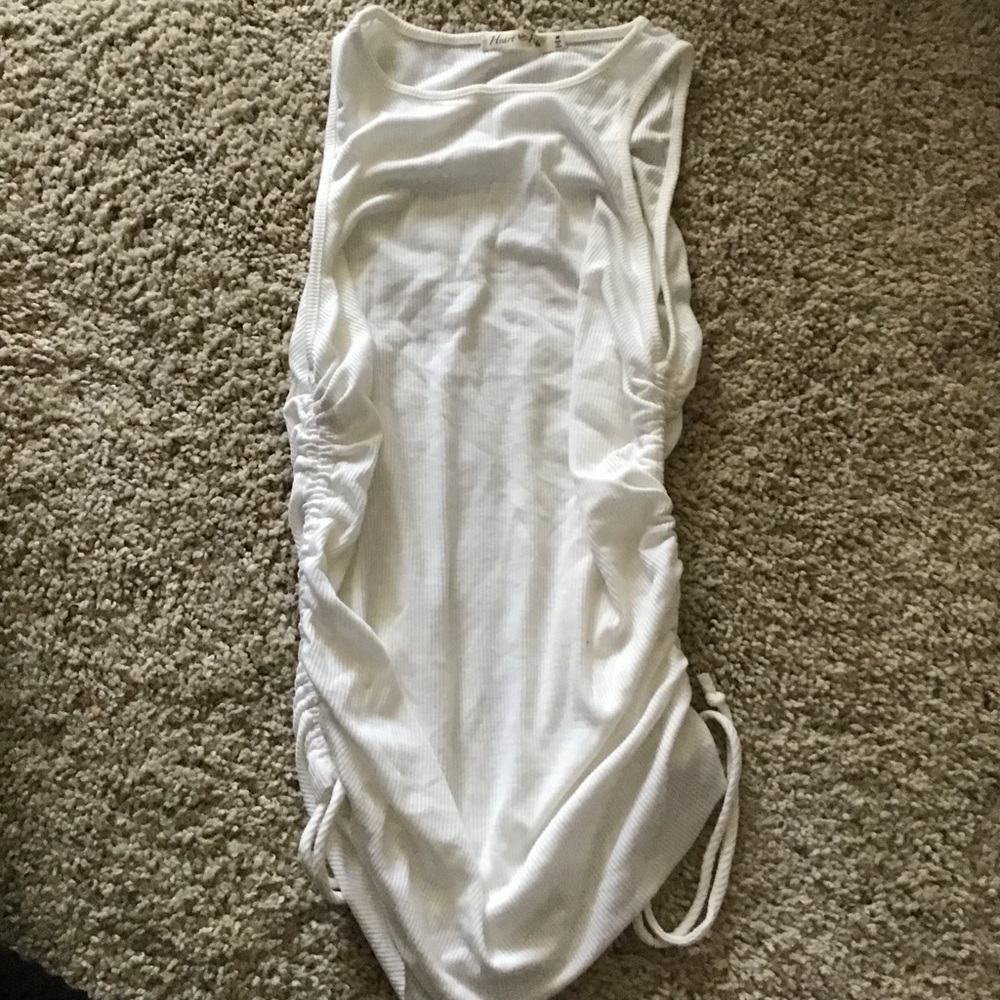 Sleeveless Ruched Tops - Picture 5 of 5
